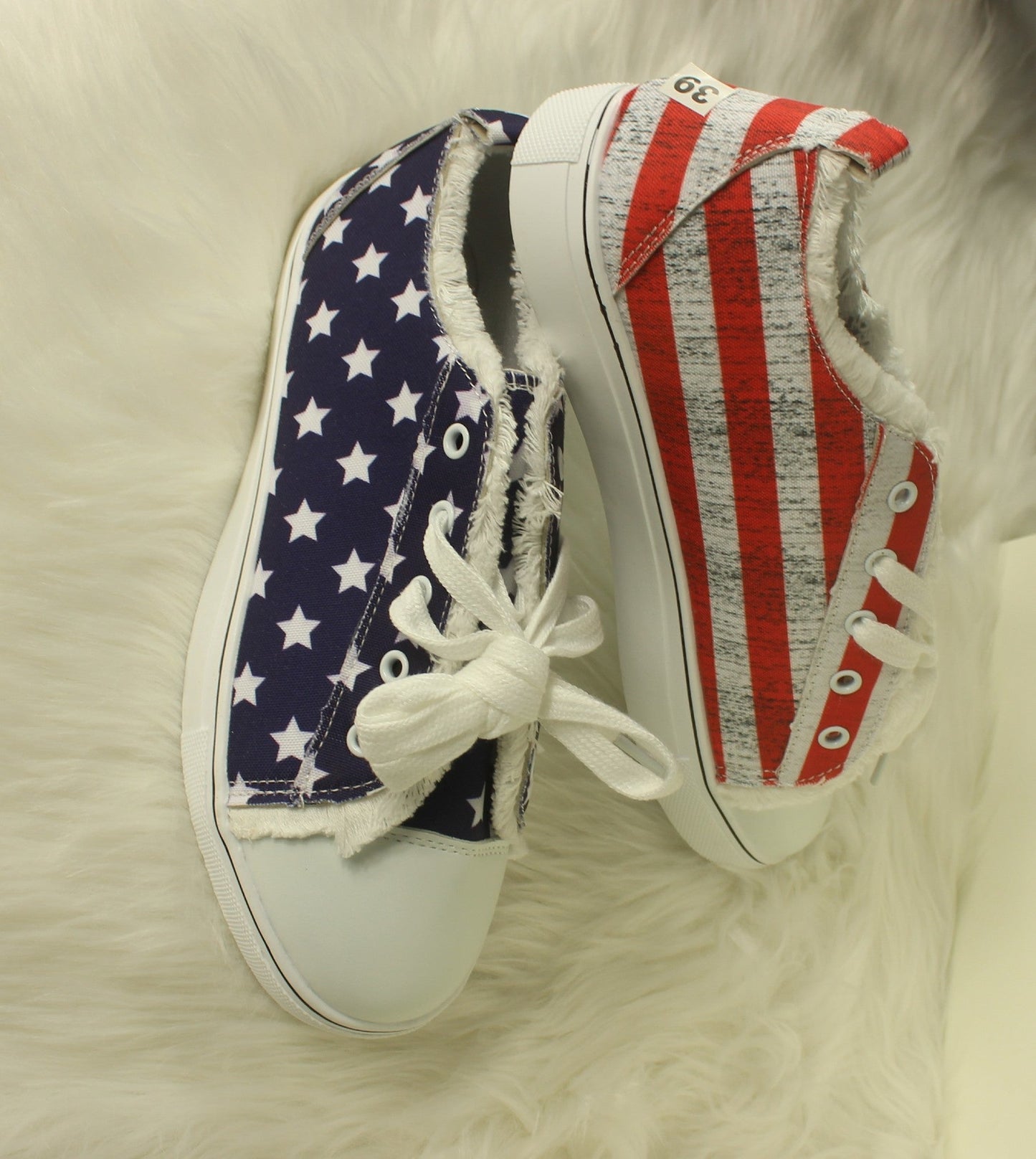 STAR STRIPED LACE UP SNEAKERS